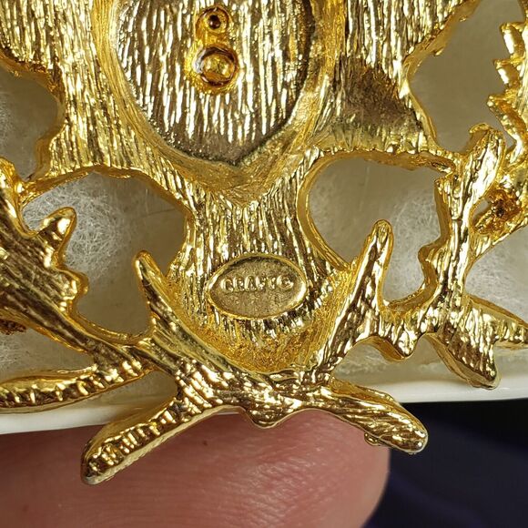 Vintage DaneCraft Coat of Arms Eagle Crown Ribbon Leaves Gold Heraldic Brooch - Picture 9 of 13